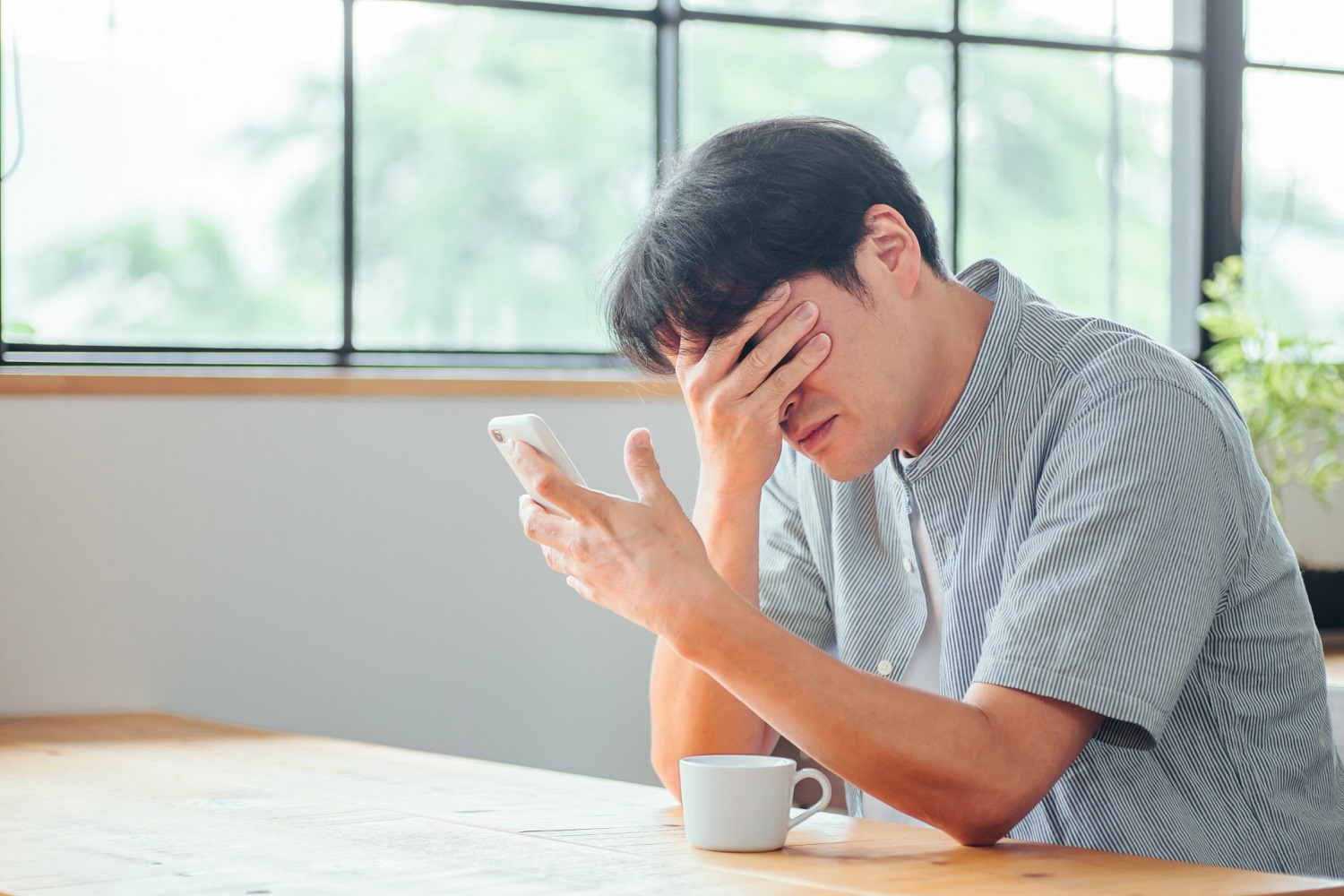 「債務整合」是將手上多筆債務整合成單一筆貸款，利率通常也會比原本的貸款低。